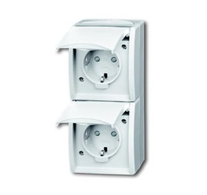 Busch-Jäger 20-02 EBW-54 ocean® (IP 44), SCHUKO® Steckdosen, Steckdose mit Klappdeckel, senkrecht, 2-fach, erh. Berührungsschutz, alpinweiß (2084-0-0722)