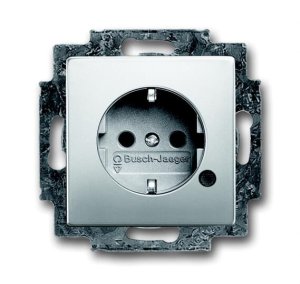Busch-Jäger 20 EUCBL-866 pur edelstahl, SCHUKO® Steckdosen, Steckdose mit LED-Kontrolllicht, edelstahl (2013-0-5289)