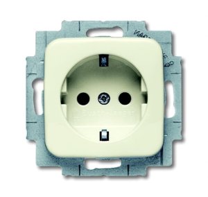 Busch-Jäger 20 EUCKS-212 Busch-Duro 2000® SI, SCHUKO® Steckdosen, Steckdosen-Einsatz mit Kinderschutz, weiß (2013-0-4375)