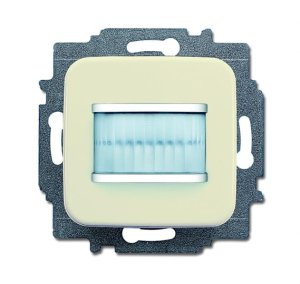 Busch-Jäger 6215/1.1-212 Busch-free@home®, Sensor-/Aktoreinheiten, Bewegungsmelder/Schaltaktor 1-fach, weiß (6220-0-0115)